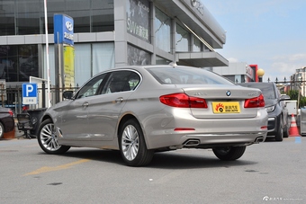 2018款宝马5系改款2.0T自动530Li领先型豪华套装