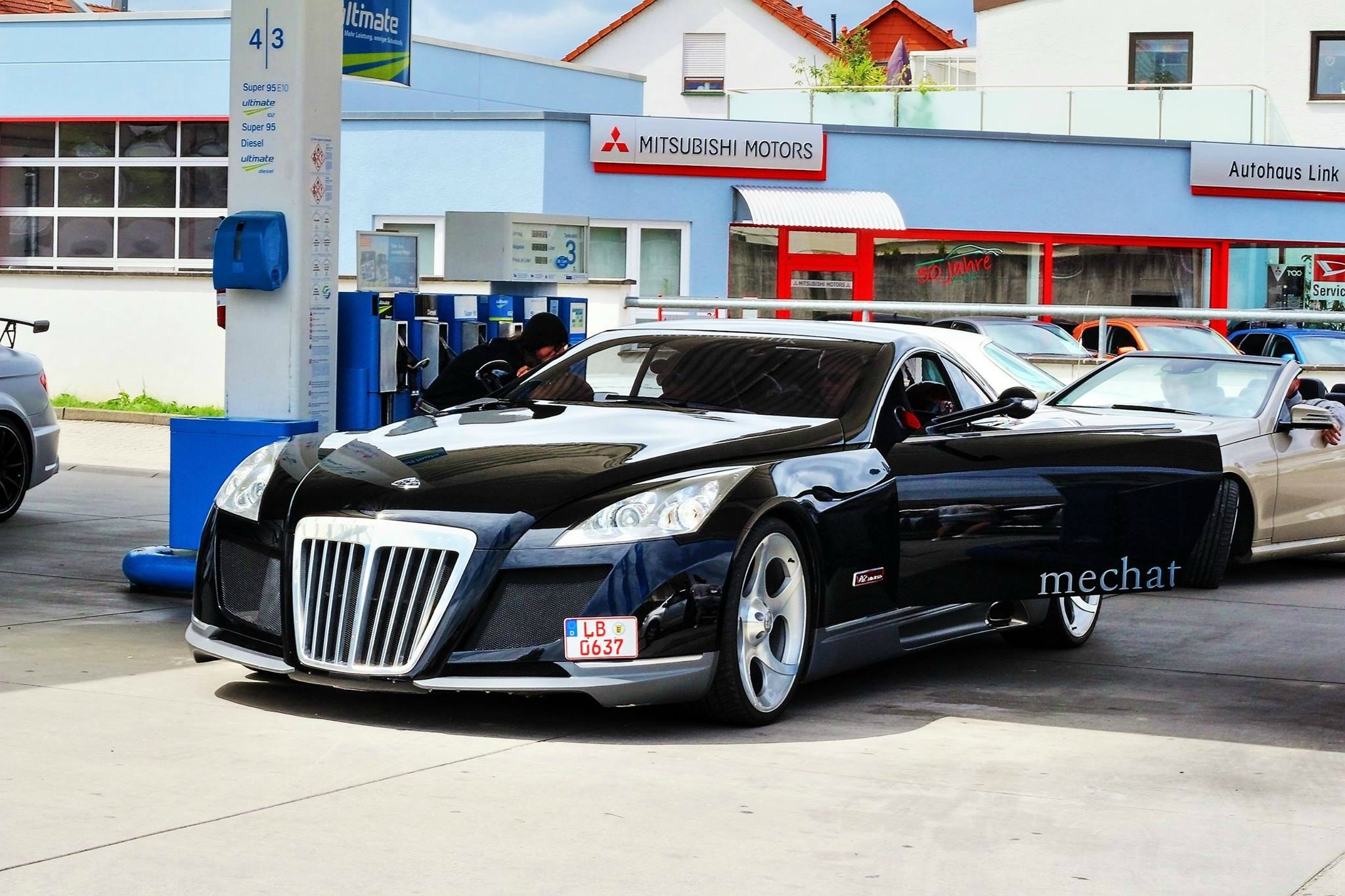 网友斯图加特街拍迈巴赫exelero ~!绝世神车