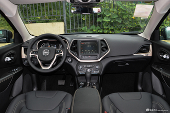 2017款自由光2.4L自动优越版图片