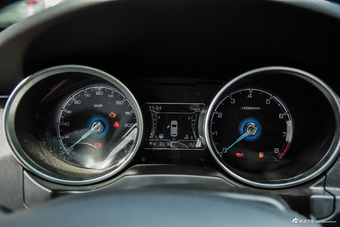 2016款众泰SR7 1.5T自动魔方之心版