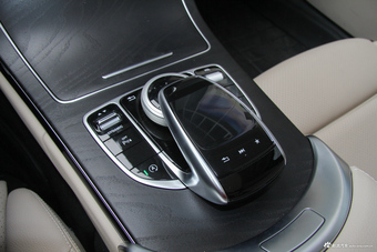 2017款改款奔驰C级C200L 2.0T自动运动版