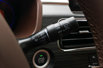 2018款北汽幻速S7 1.5T 自动尊贵型