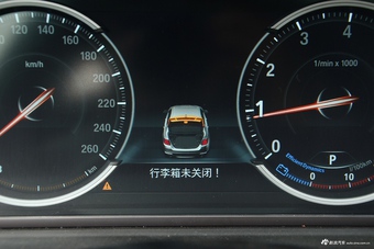 2017款宝马5系2.0T自动528Li 领先型