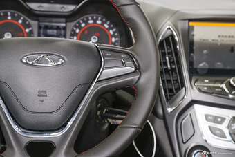 2016款艾瑞泽5 1.5L自动领锐版 俊逸白