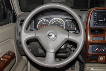 2011款D22皮卡 2.4L手动汽油两驱标准型