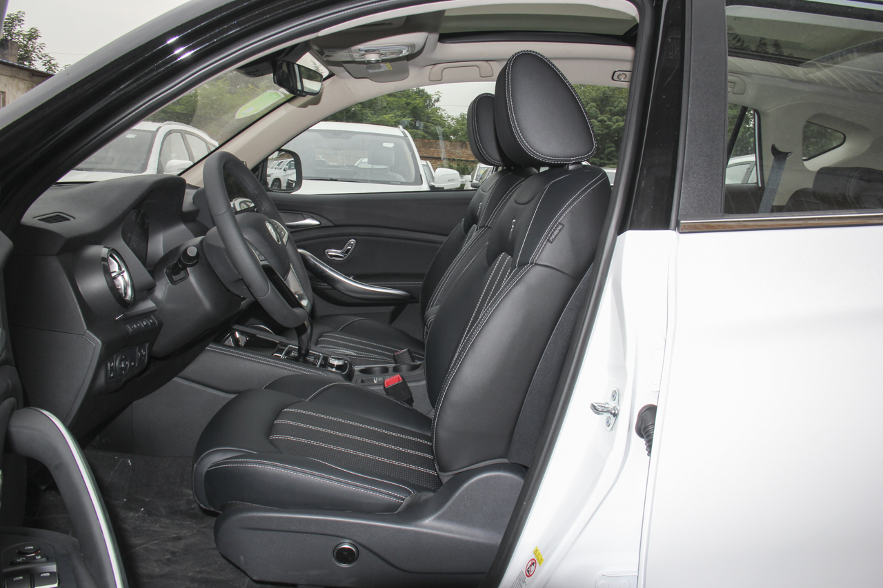 2019款比亚迪宋EV500 智联领耀型