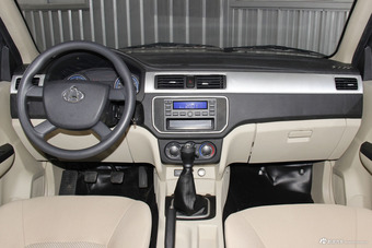 2016款神骐F30 1.5L手动舒适版长轴