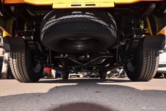 2017款风骏5 2.4L手动欧洲版汽油两驱精英型大双排4G69S4N