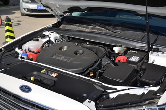 2017款福特金牛座 2.0T自动EcoBoost 245 旗舰型
