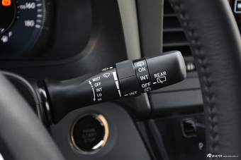 2017款塞纳3.5L自动XLE墨版