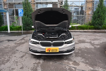 2018款宝马5系2.0T自动525Li 豪华套装