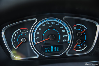 2015款海马S7 2.0L手动改款纵骋型