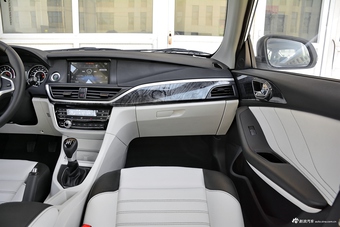 2017款V5菱致1.5L手动新贵型