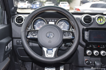 2016款北京BJ40L 2.3T自动四驱尊享版