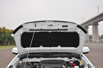 2018款铃拓2.5T手动四驱豪华款JE4D25Q5A