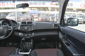2016款骐铃T7 2.8T手动四驱舒适版加长轴距JE493ZLQ4CB