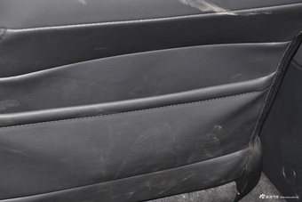 2016款力狮 2.5L自动全驱荣耀版