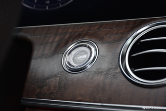 2018款奔驰E级改款3.0T自动 320 L 4MATIC