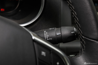 2015款雪铁龙C4L 1.8L自动尊贵版