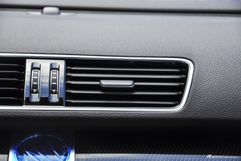 2016款迈腾1.8T自动TSI智享豪华型 幻影黑