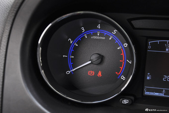 2016款风行S500 1.5L手动豪华型