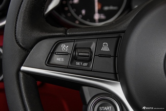 2017款Giulia 2.0L自动280HP Milano上市限量版