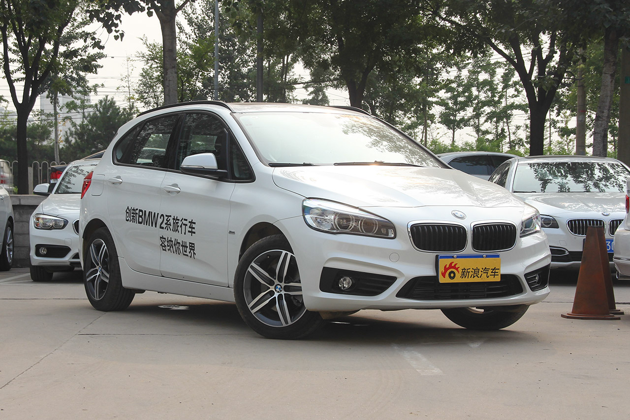 2016款宝马2系旅行车218i 1.5T自动运动设计套装