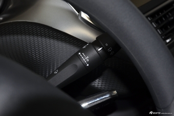 2018款标致2008 1.6L自动互联版