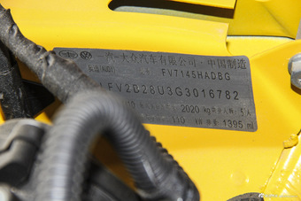 2016款奥迪Q3 1.4T自动30TFSI风尚型