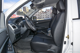 2015款拓陆者2.8T手动柴油四驱进取版