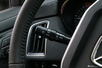 2018款驭胜S350 2.0T自动四驱柴油超豪华版5座