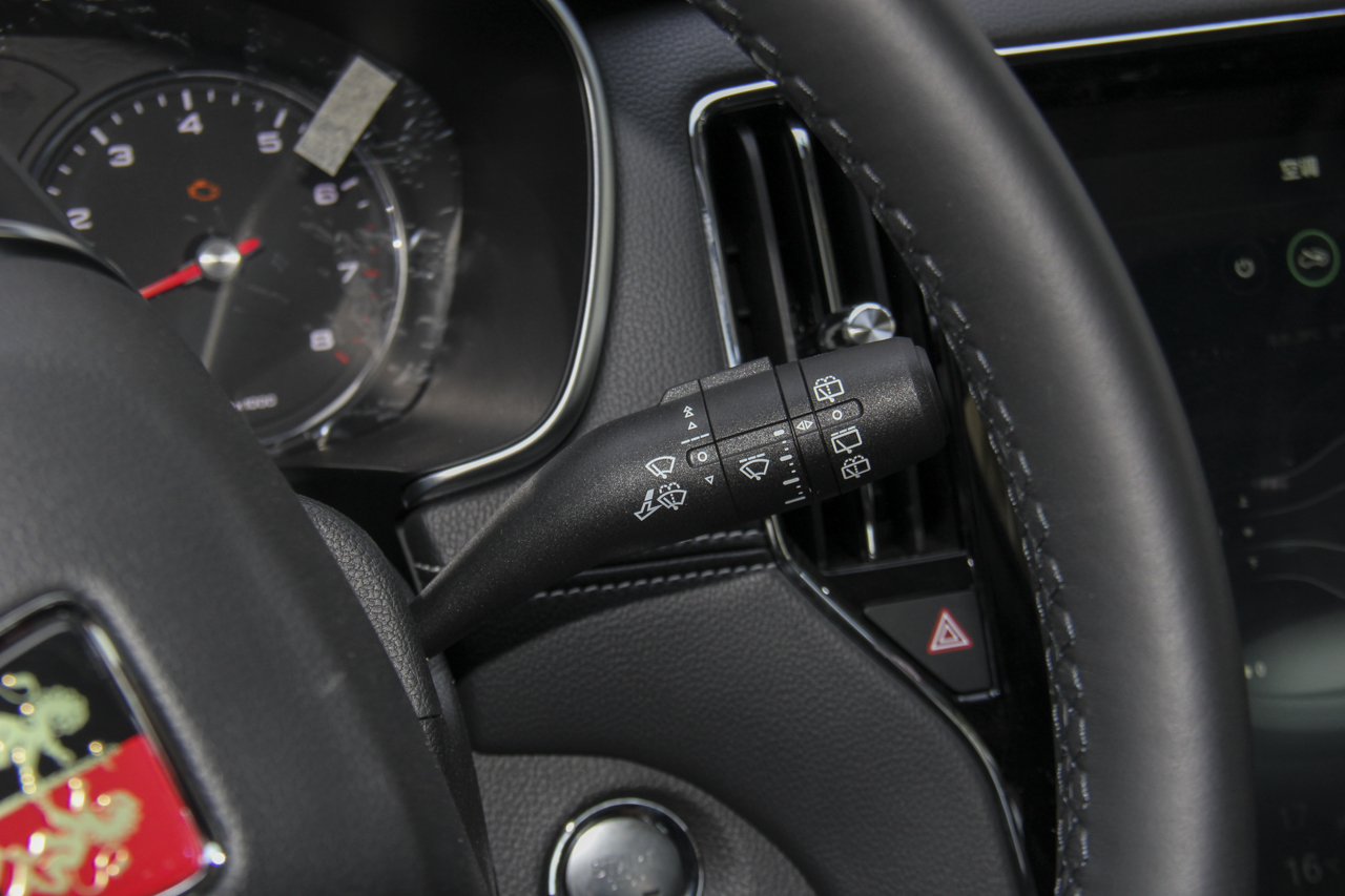 2018款荣威RX5 1.5T 20T手动两驱互联网智惠版