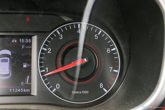 2017款中华V3 1.5L自动智能型