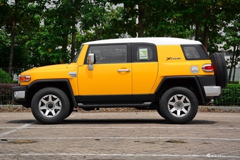  2017 Toyota FJ Cooluze 4.0L