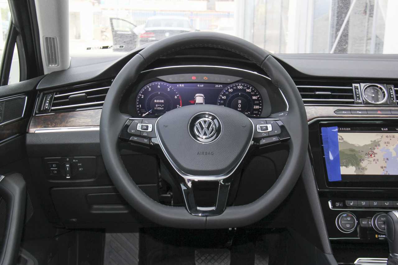 2018款迈腾1.8T自动330TSI DSG尊贵型