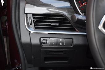 2017款宝骏560 1.5T DCT旗舰型7座