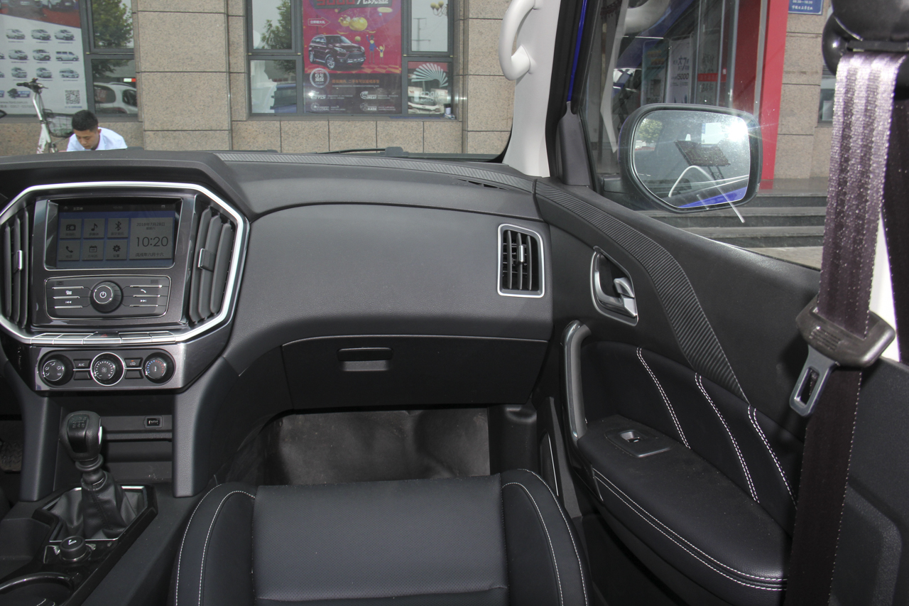 2017款域虎7 2.4T手动柴油四驱豪华版JX4D24A5L