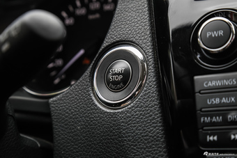 2016款逍客2.0L自动XV TOP旗舰版