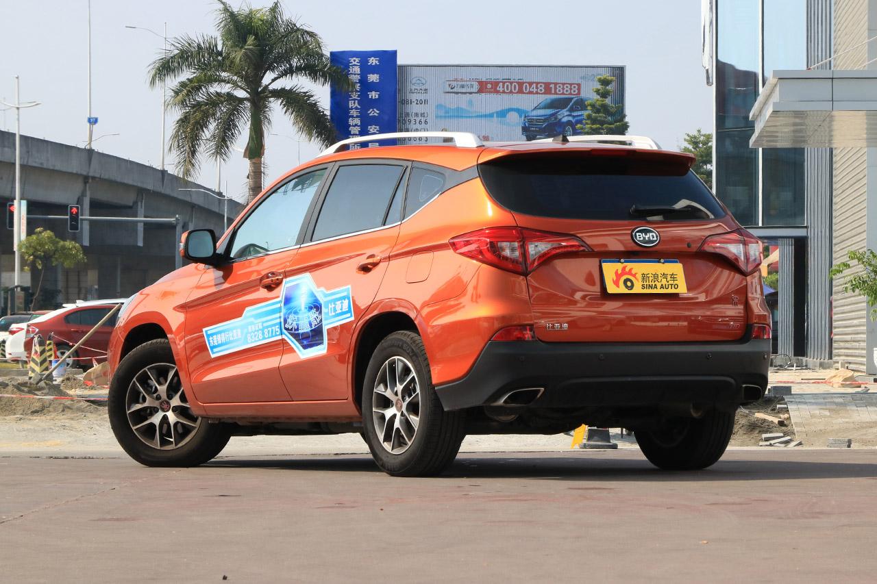 2017款比亚迪宋盖世升级版1.5TI手动豪雅型