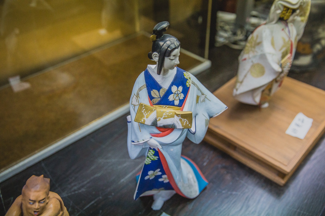 LEXUS雷克萨斯匠心之旅  博多人形 上色工艺见学