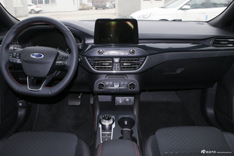 2019款福克斯三厢1.5T自动ST Line EcoBoost 180