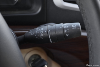 2014款金杯阁瑞斯2.7L自动旗舰型加长9座