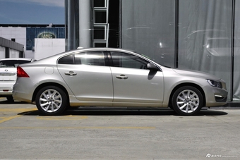 2018款沃尔沃S60L 2.0T自动T4智远版