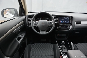 2018款欧蓝德2.0L自动两驱风尚版5座