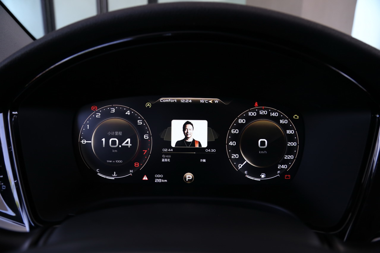 2018款博瑞GE MHEV顶配版