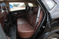 2017款宝骏560 1.5T DCT尊享型