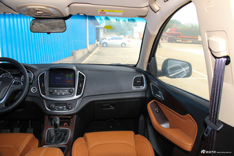 2017款宝骏560律动版1.5T手动尊享型