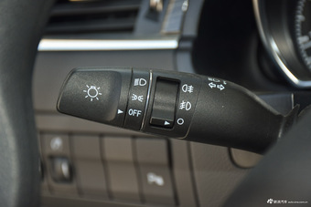 2015款众泰T600 1.5T手动豪华型 冰川白