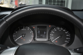 2017款纳瓦拉2.5L手动两驱旗舰版QR25