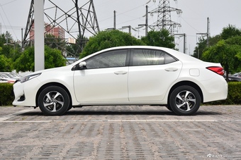 2018款广汽丰田雷凌185T CVT豪华版